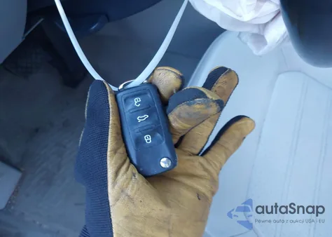 2015 Volkswagen Passat 1.8T Se z USA, uszkodzony, nr VIN 1VWBS7A33FC009297